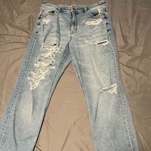 American Eagle Boyfriend distressed jeans - Size 10